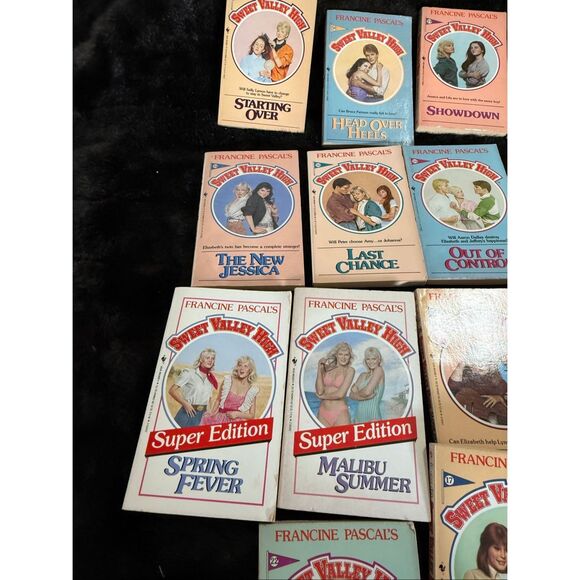 Sweet Valley High Vintage Paperback Books Lot of 34 1980's Jessica Elizabeth - Picture 6 of 8